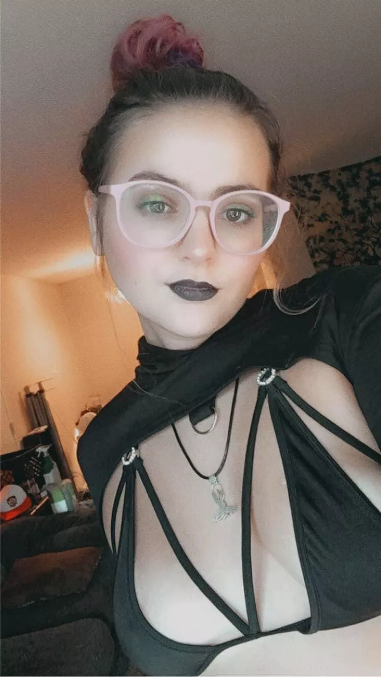 Looking for a big cock to cocktribute her message me if you are interested Looking for a big cock to cocktribute her message me if you are interested