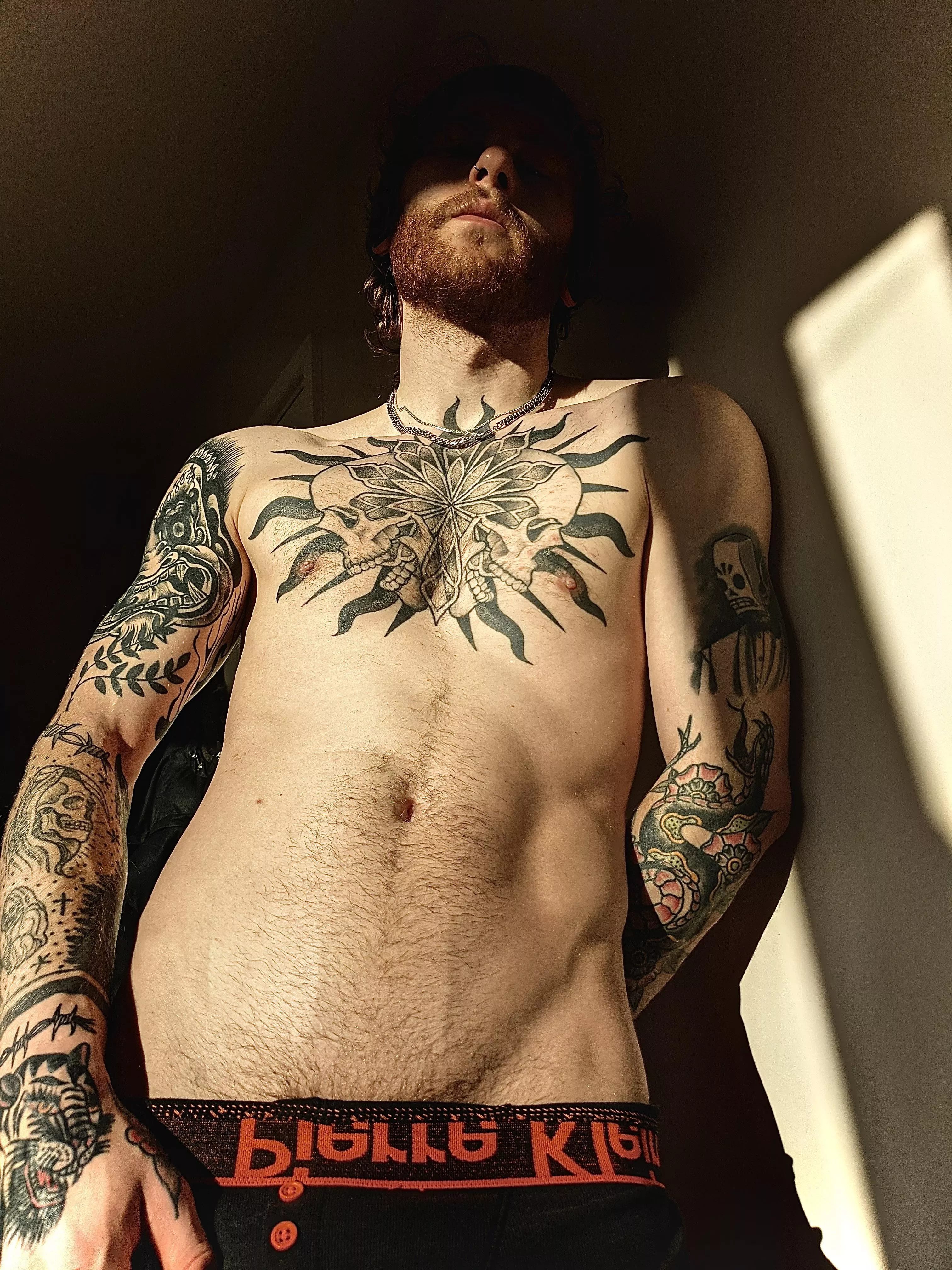 looking for a big tiddy goth gf pls apply below