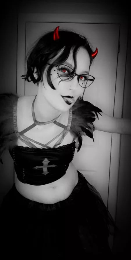 Looking for a quirky lil demon to play with? Looking for a quirky lil demon to play with?