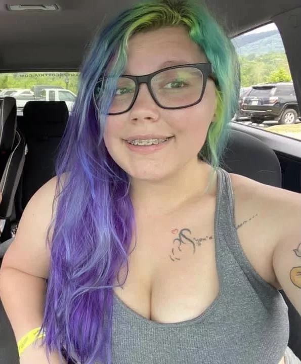 Looking for big cocks to cocktribute her message me if you are interested Looking for big cocks to cocktribute her message me if you are interested