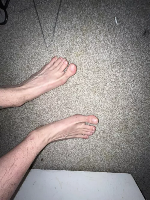 Looking for feet worshipers and daddy’s😈