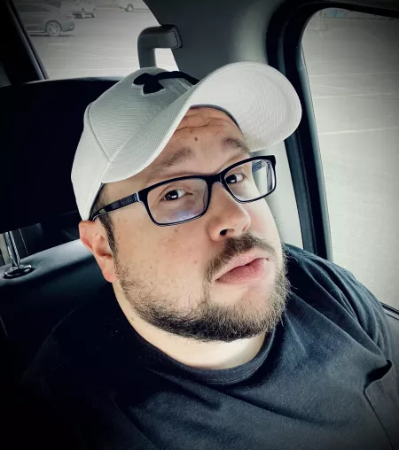 Looking for gaming buddies! Anyone play COD or Apex? Looking for gaming buddies! Anyone play COD or Apex?