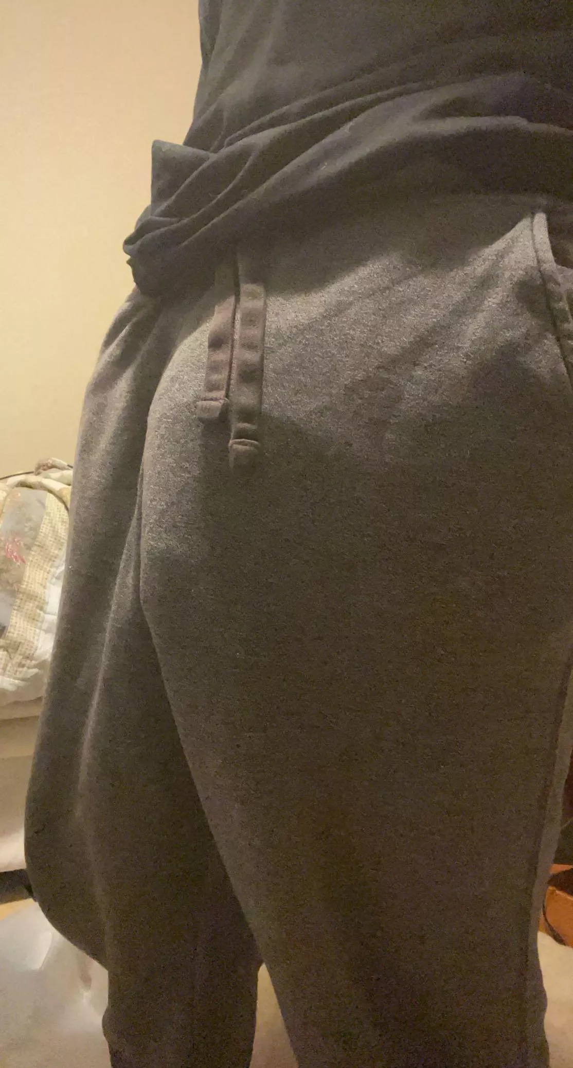 looking for gaymer fwb. cross-plat for apex legends. 21. 7” uncut. 👻: rllynogal