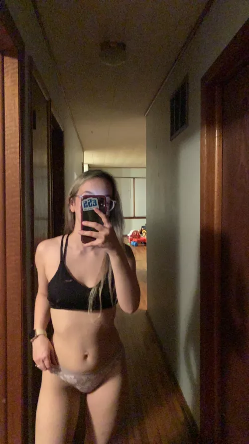 Looking for milfs trade my 23yo fiancé dm me