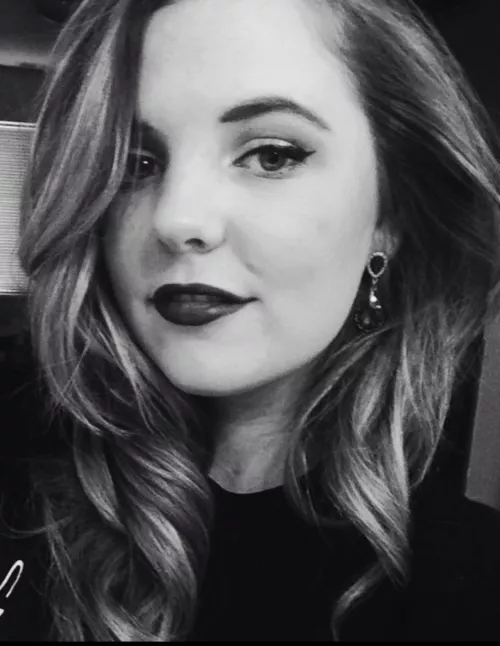 Looking for someone to cum on my cousins pretty face. Dm me or kik me: naughty.4.life