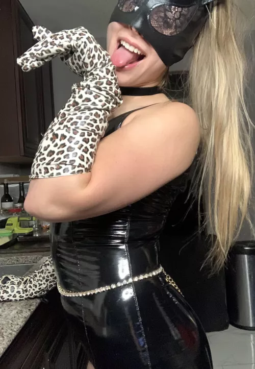 Looking for something else to lick 👅