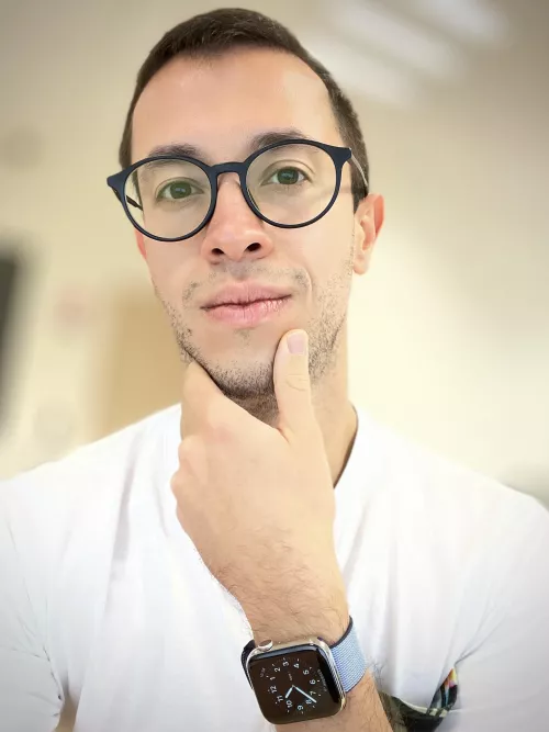 Looking serious 🤔😂