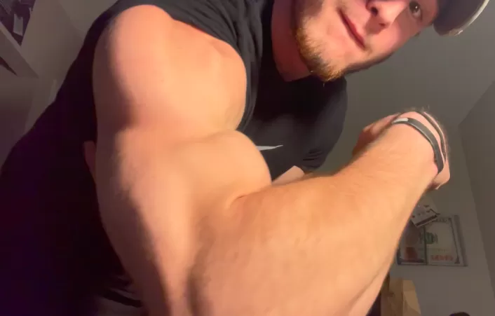 Looking Thick Looking Thick
