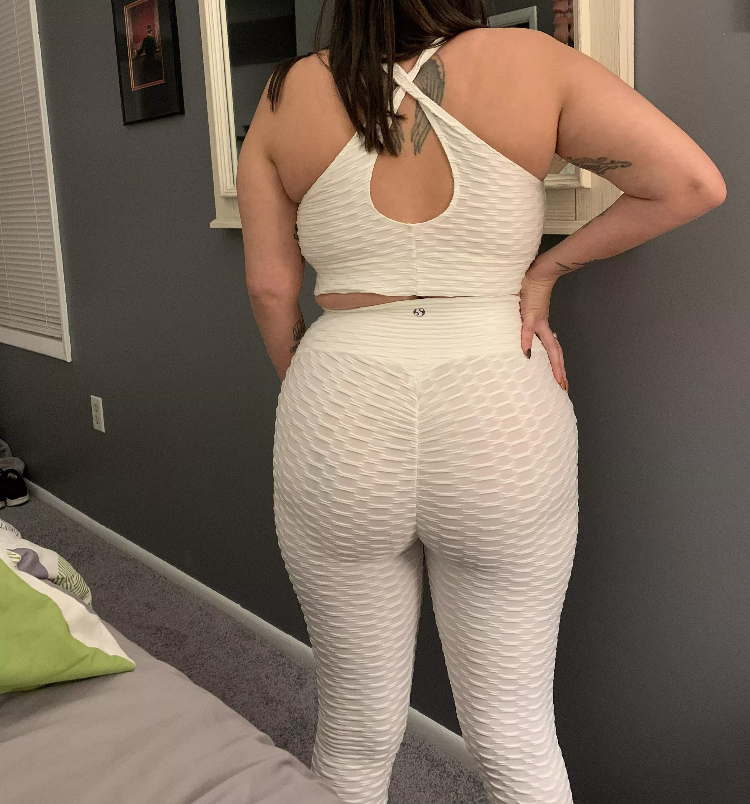 Looking to show wife 27 please message on reddit