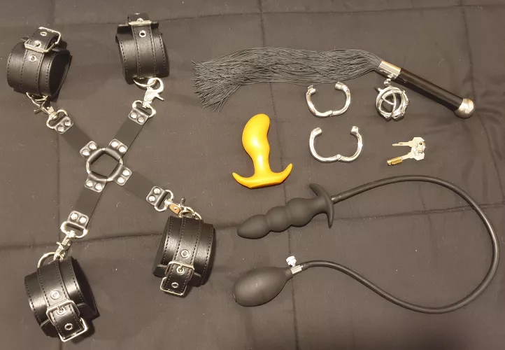 Looks like kinky Santa came early 🎅 😜