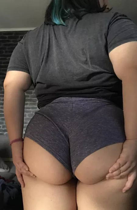 Looks spankable, right? Looks spankable, right?