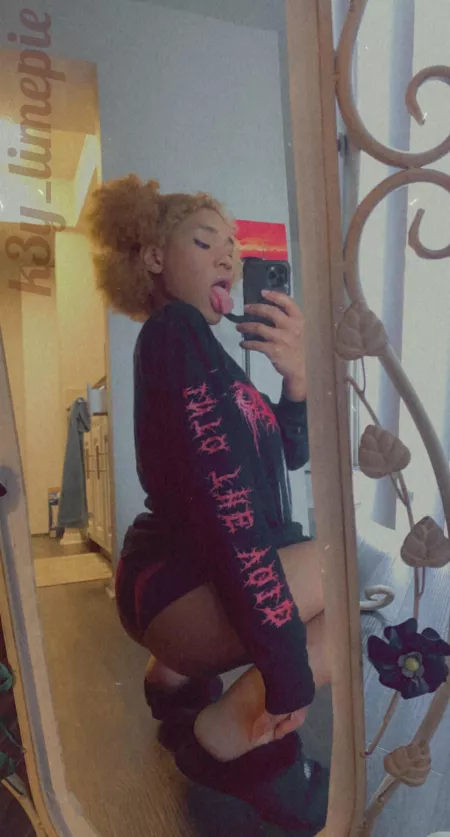 Lose your fingers in my curls ππ½ββοΈ