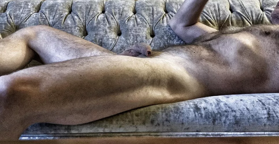 Lounging and waiting (52)