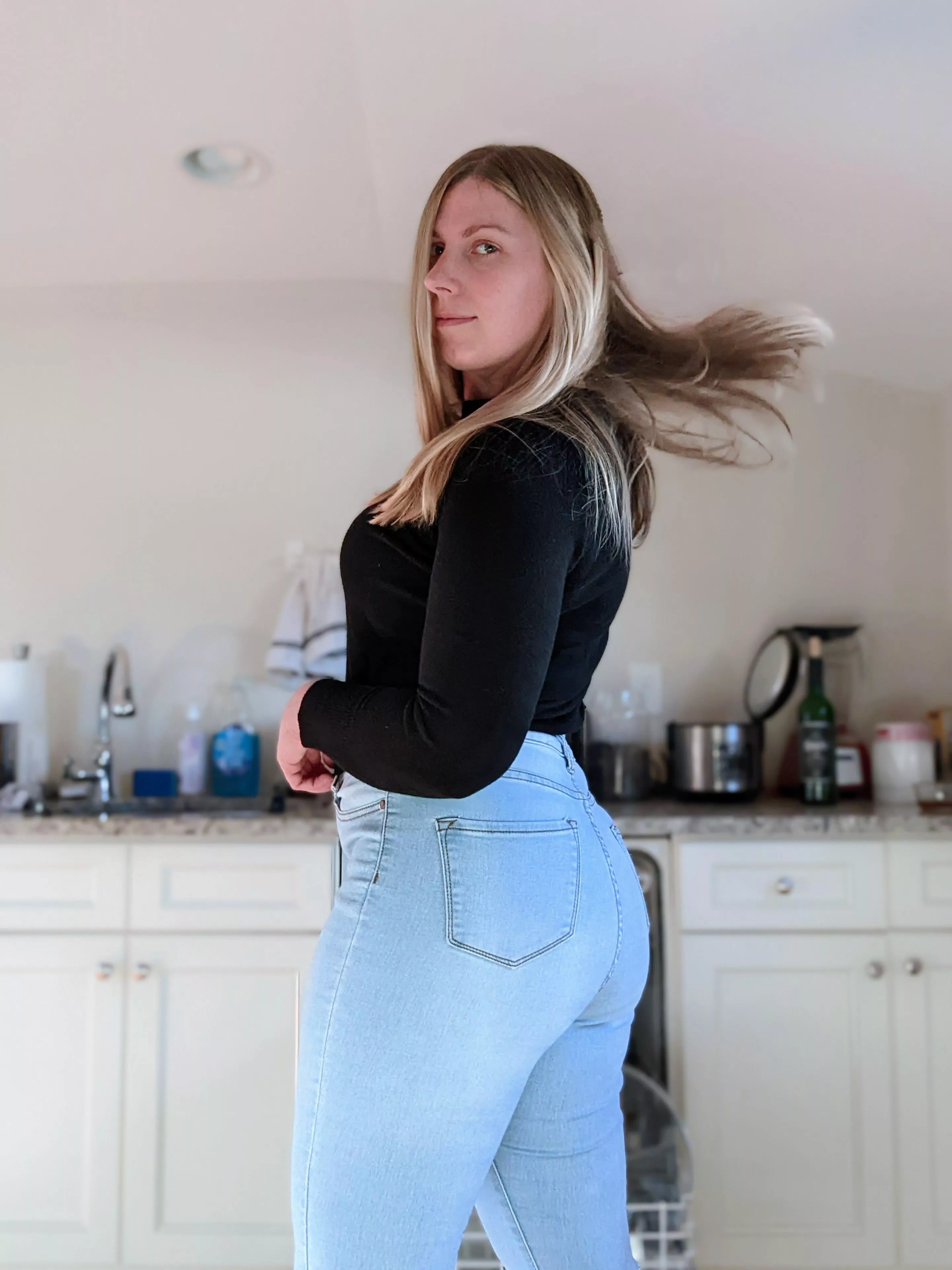 Love a good pair of jeans (f) Love a good pair of jeans (f)