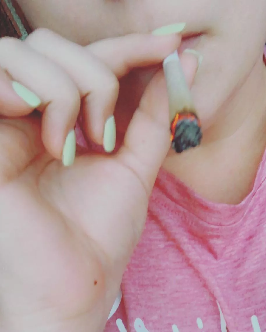 Love a good preroll … someday I’ll learn to roll my own! Teach me?