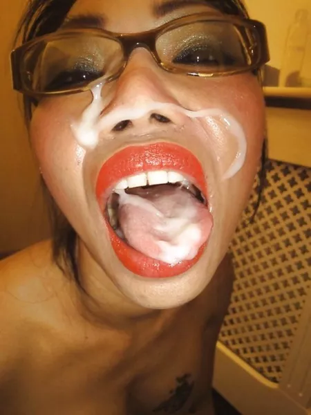 Love a woman who likes to show off Love a woman who likes to show off