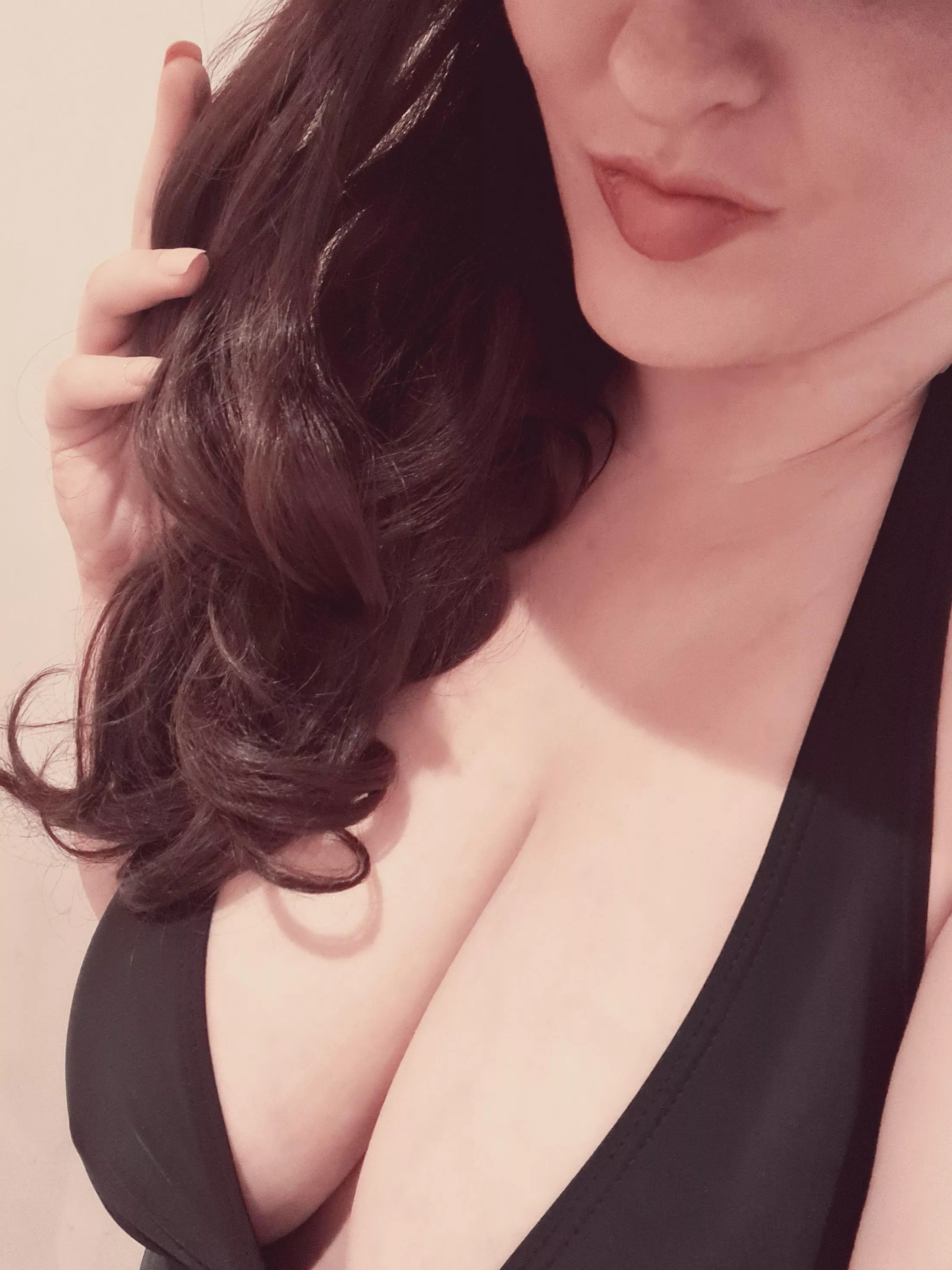 Love freeing my titties 👀😏🥵 Love freeing my titties 👀😏🥵