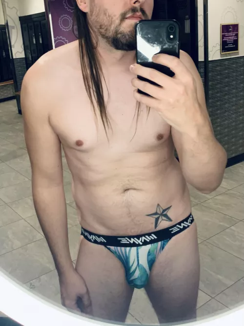 Love getting 👀‘s in the locker room!