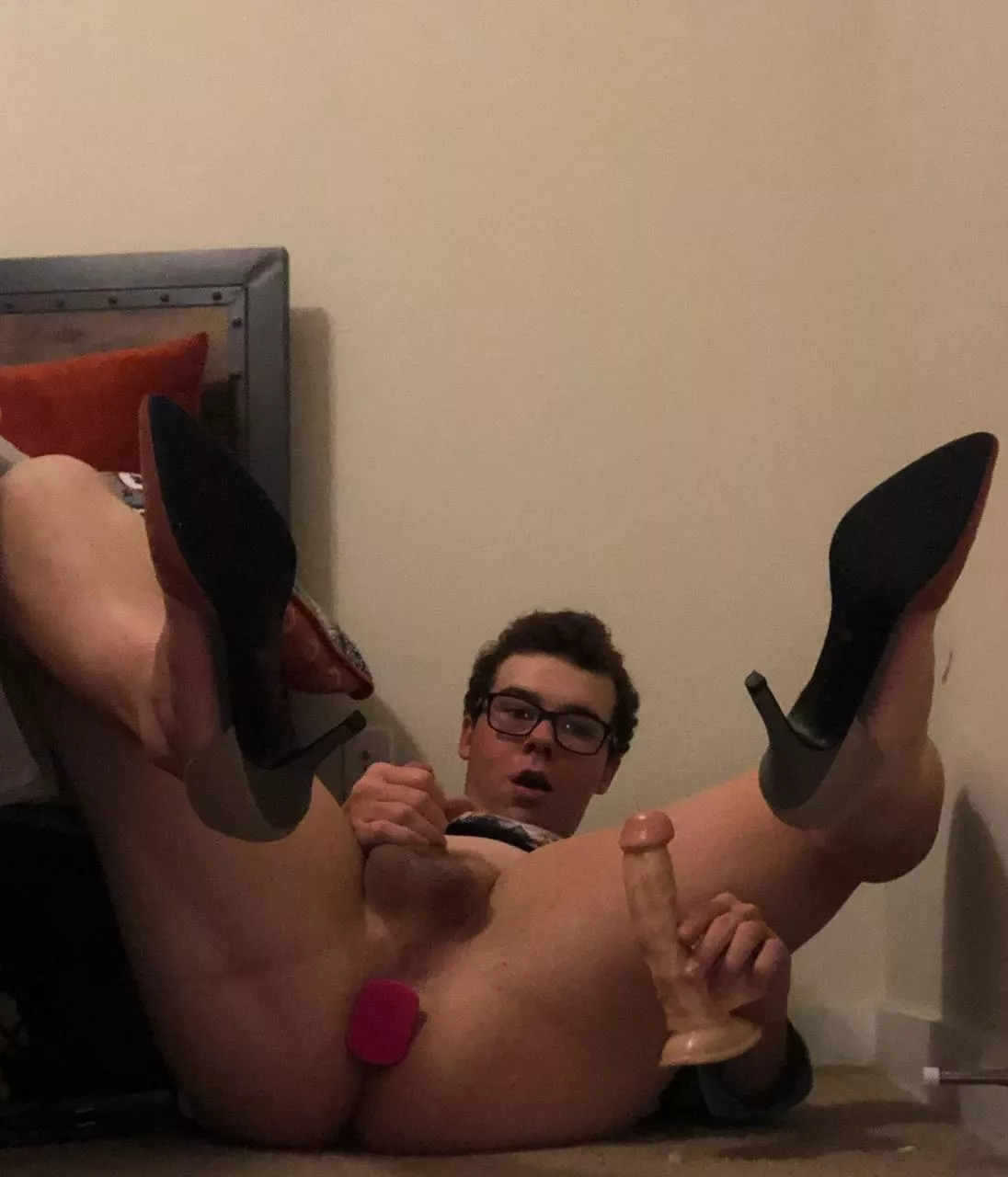 Love getting tributed and exposed as the sissy feet lover I am