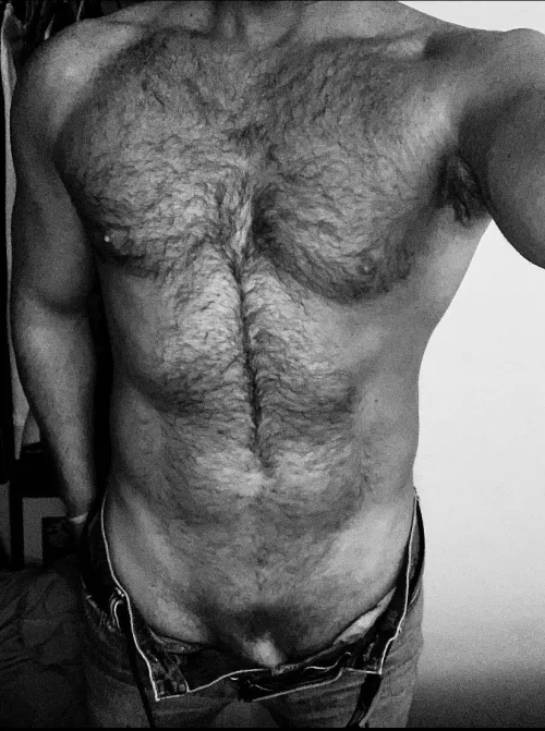 Love hairy men like my hubby ๐
