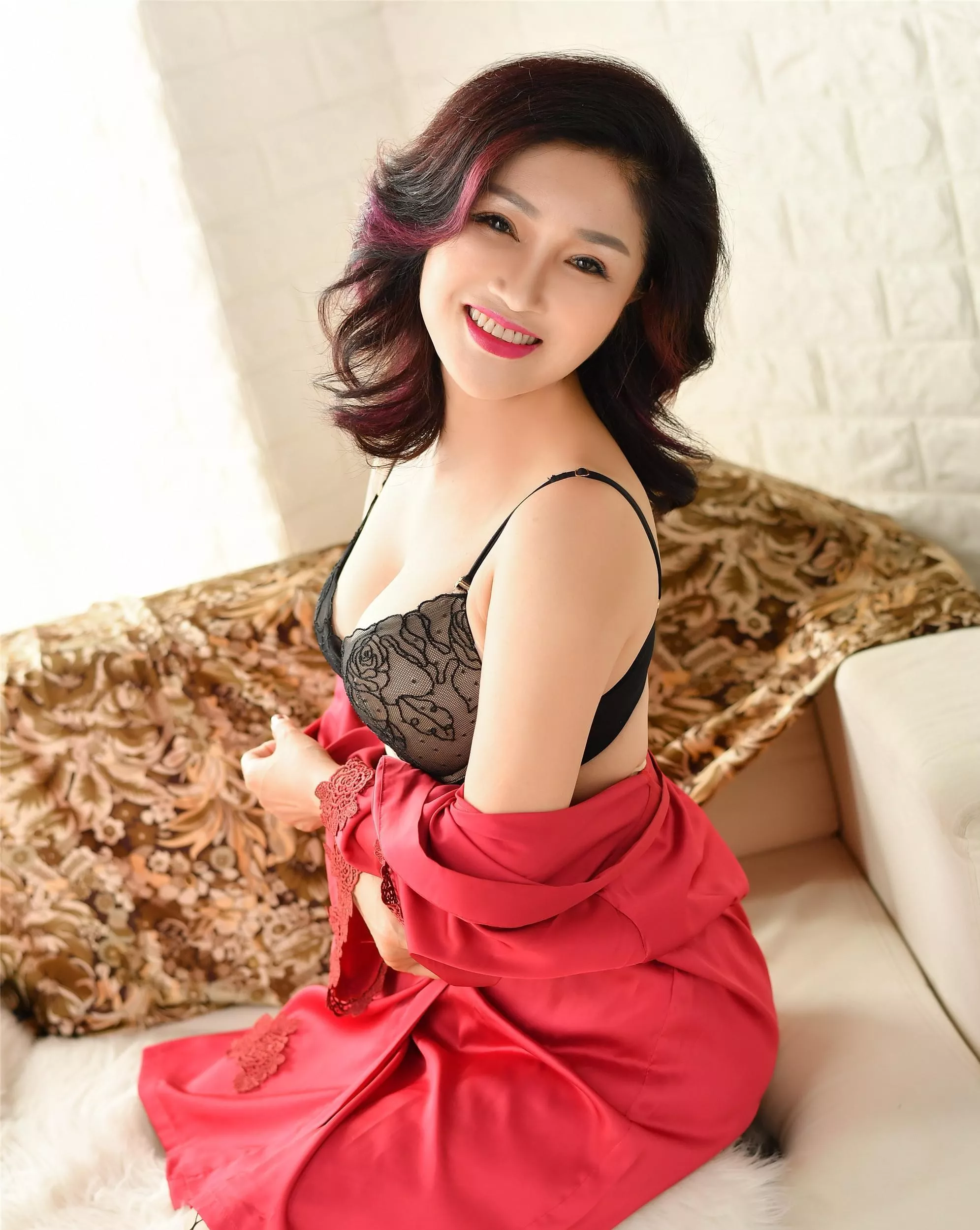 Love her charming smile Love her charming smile