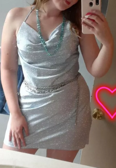 Love how big I'm starting to look in this dress..