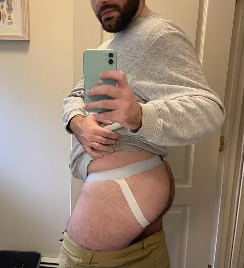 Love how this jock frames my ass