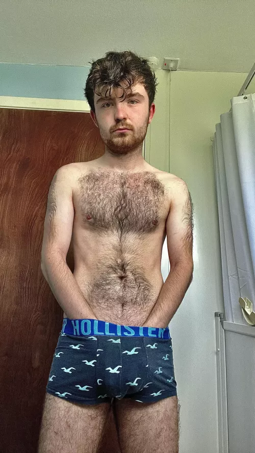 Love how well my new phone camera picks up my hairiness π