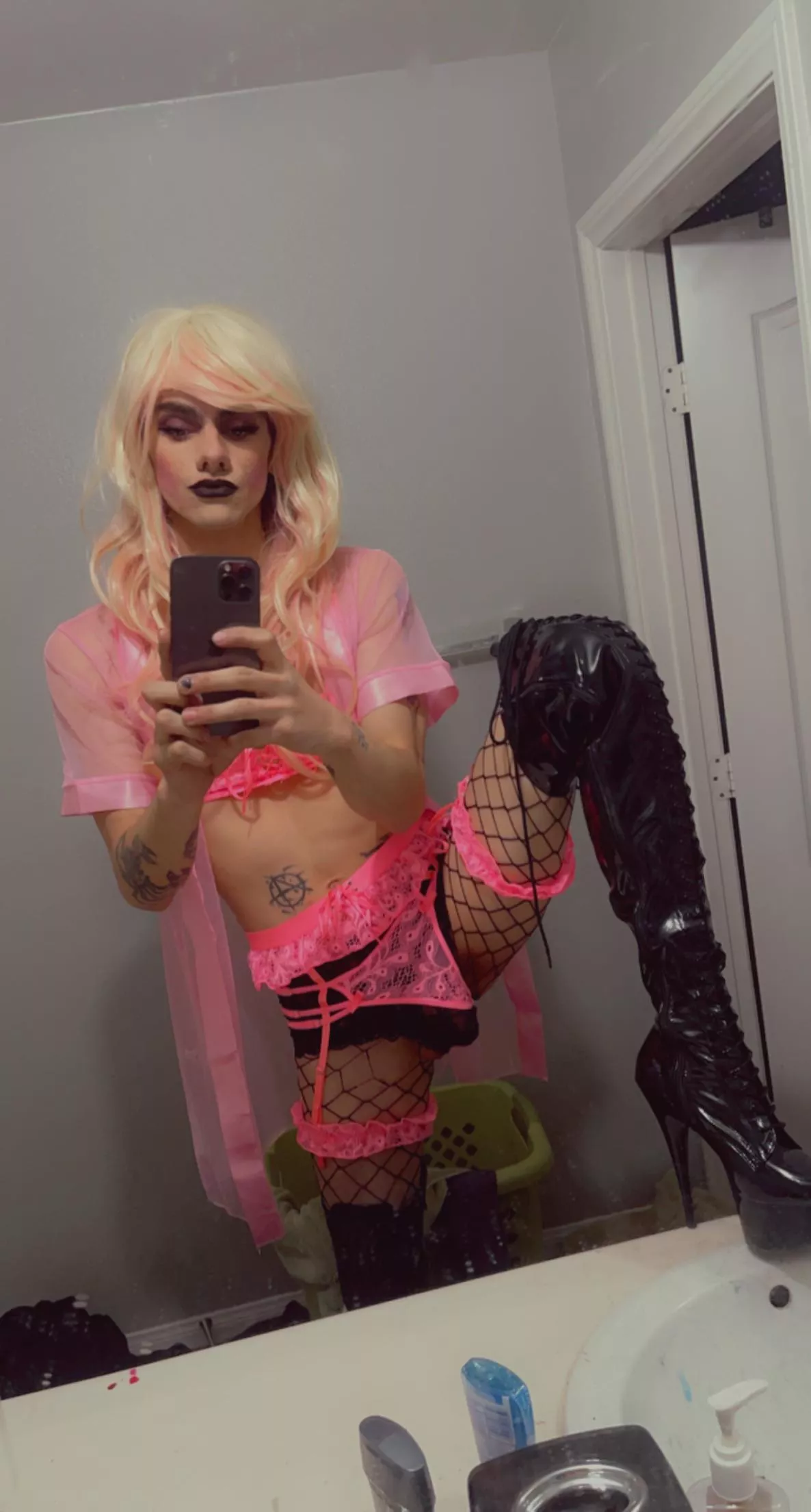 Love my heels π₯΅ Love my heels π₯΅
