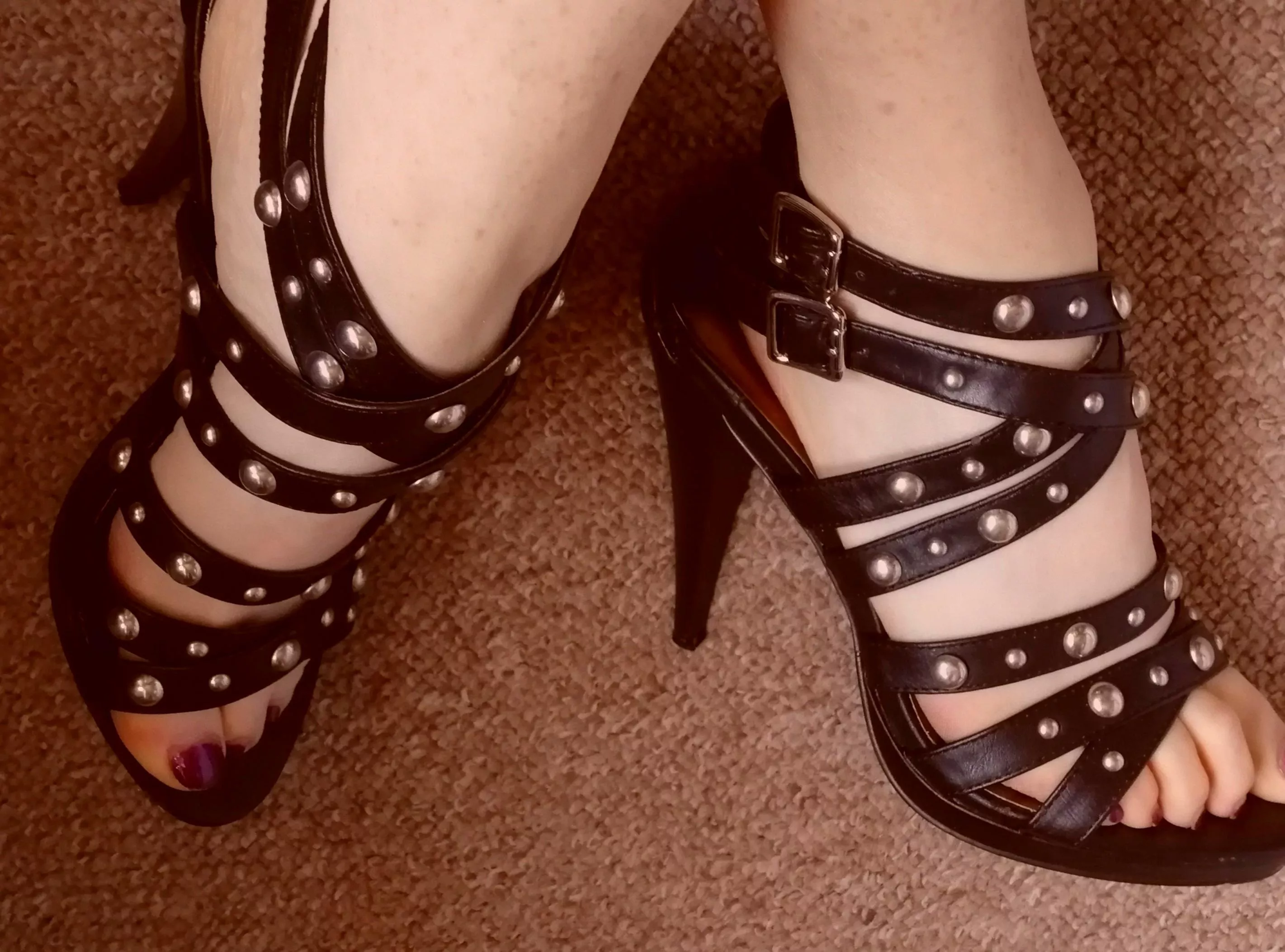 Love my strappy fun sandals 😉🥰 Love my strappy fun sandals 😉🥰