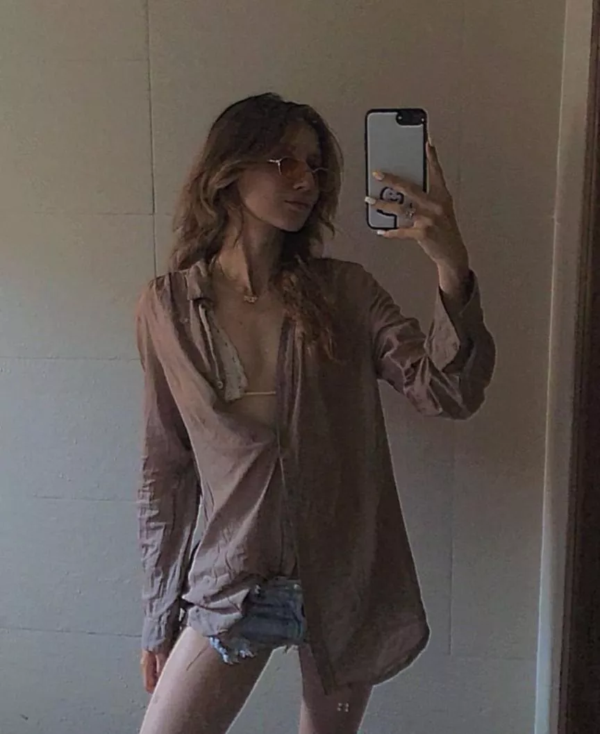 Love seeing her submit to more dominant, better men... Love seeing her submit to more dominant, better men...