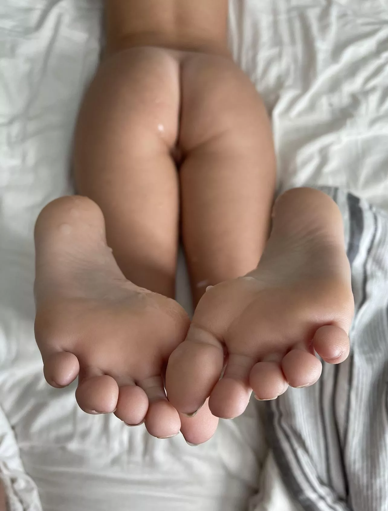 Love the feeling of cum on my soles Love the feeling of cum on my soles