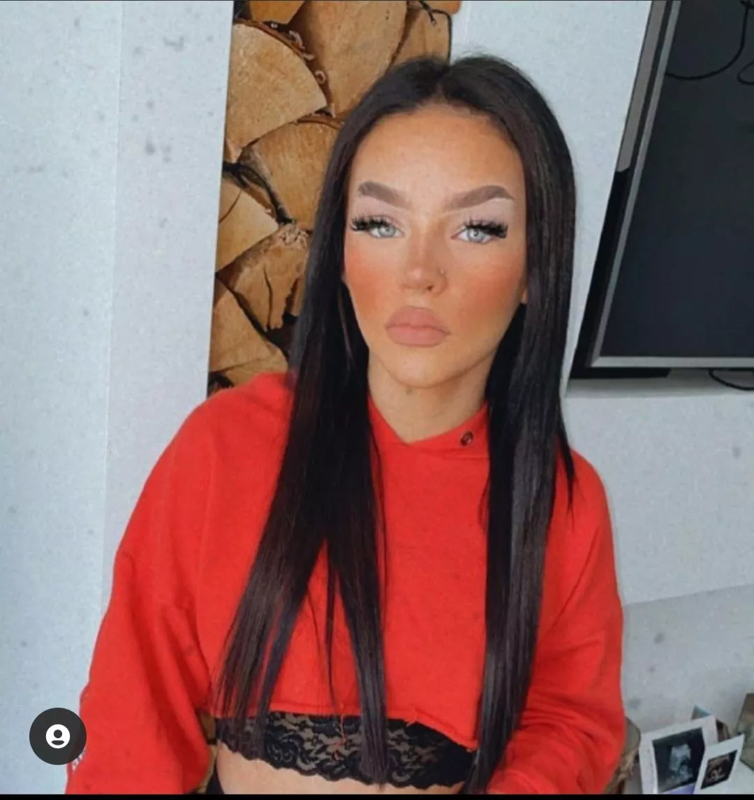 Love the makeup. Love the makeup.