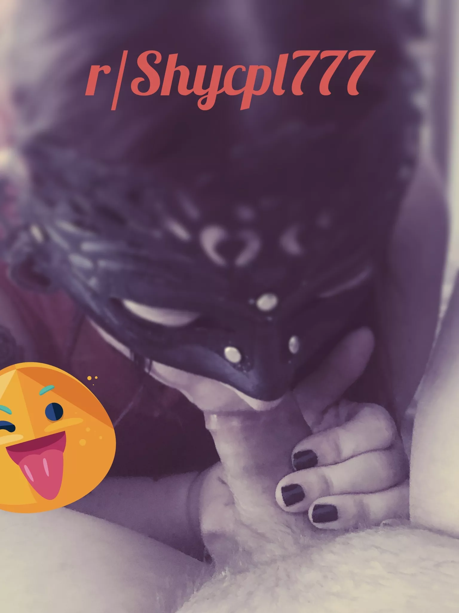 Love the way it feels how she wraps her lips around me (M)(F) Love the way it feels how she wraps her lips around me (M)(F)