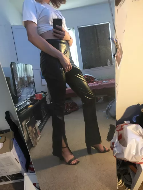 Love these pants, hope you love whats under themπ