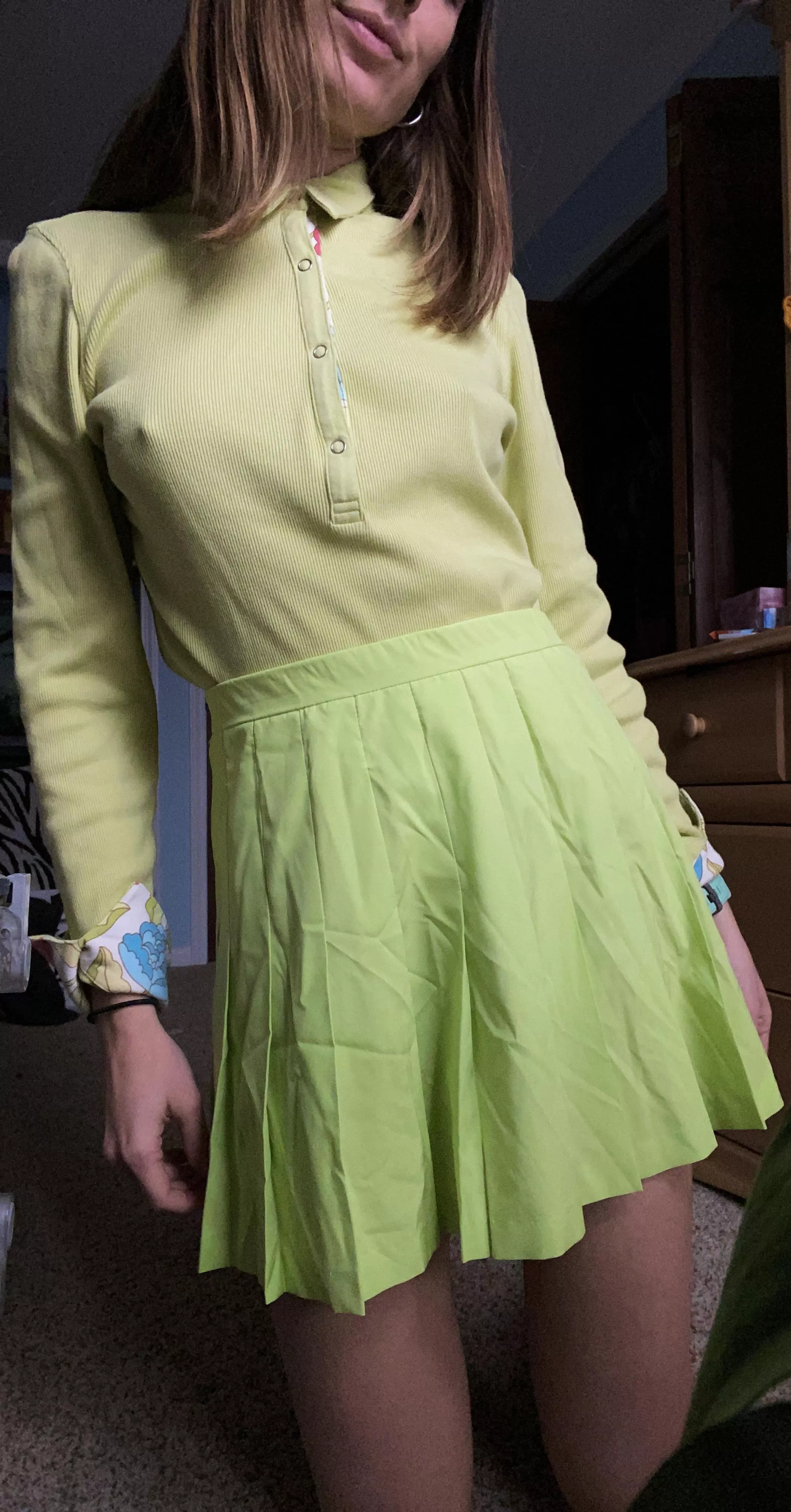 Love this green look. Looks even better with my accessories🍏🍏