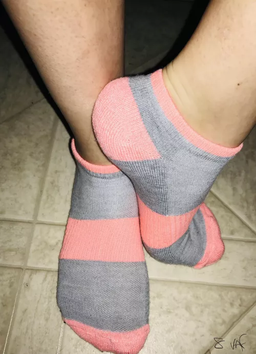 Love this pair for hump day evening. Anyone else!? 😍