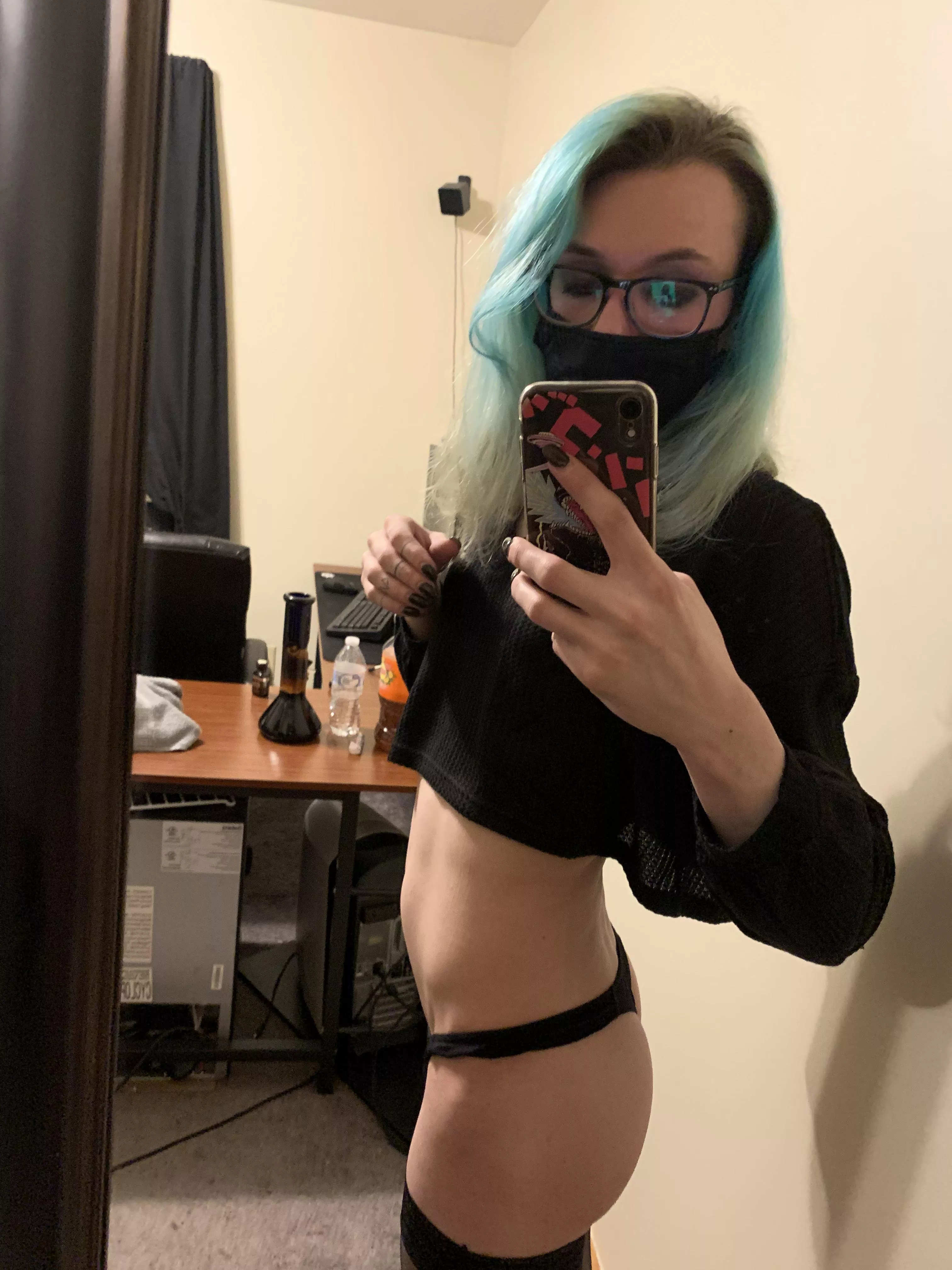 Love this top, but I totally forgot to put on a bottom! Silly me 😜😈💋