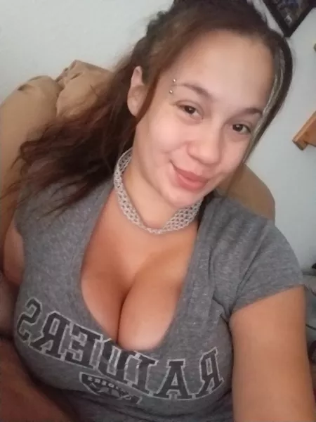 Love to hear what you think of my milf tits! 8 months pregnant!