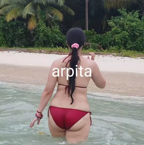 Love to see horny guys lusting my sexy wife Arpita β¦