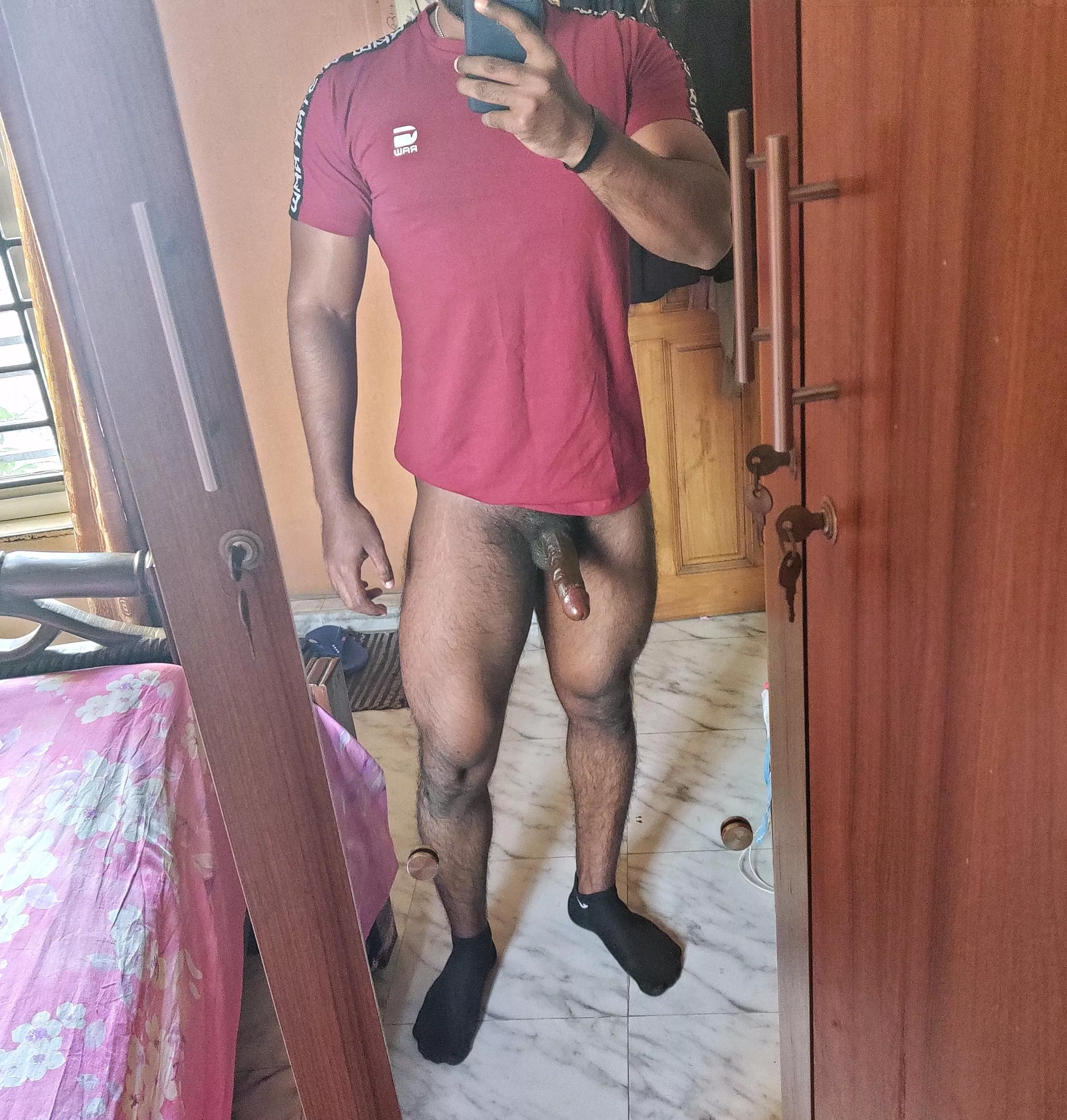 Love to show what shine inside my pant đ Love to show what shine inside my pant đ