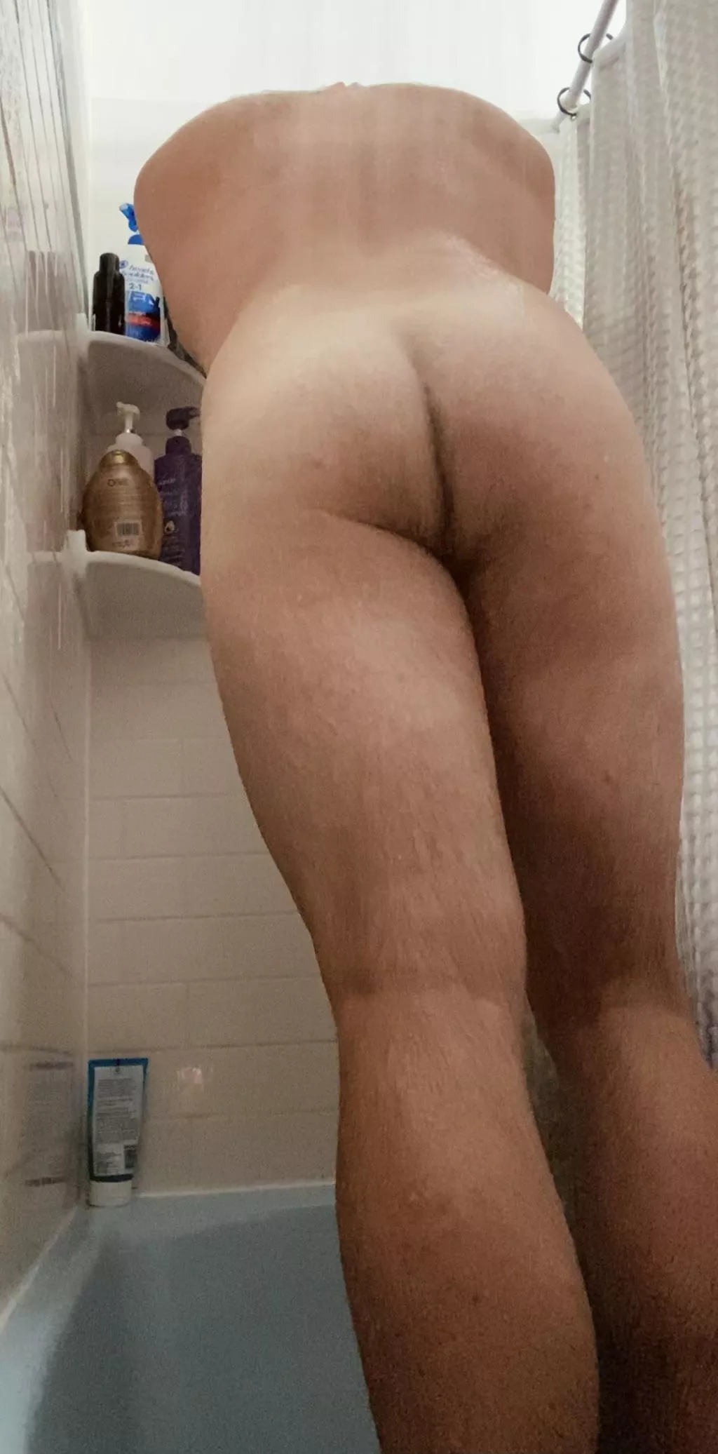 Love when the water runs down my ass πΏ Love when the water runs down my ass πΏ