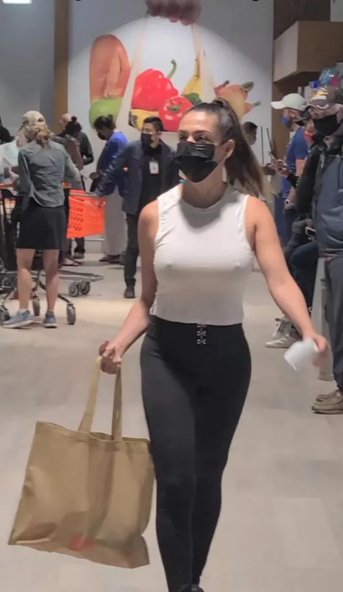 Loved ๐ braless lifestyle