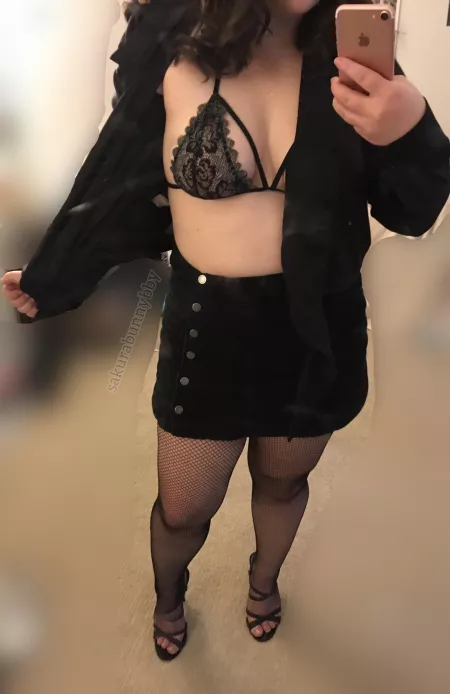Loved my outfit today! But taking it off feels even betterπ