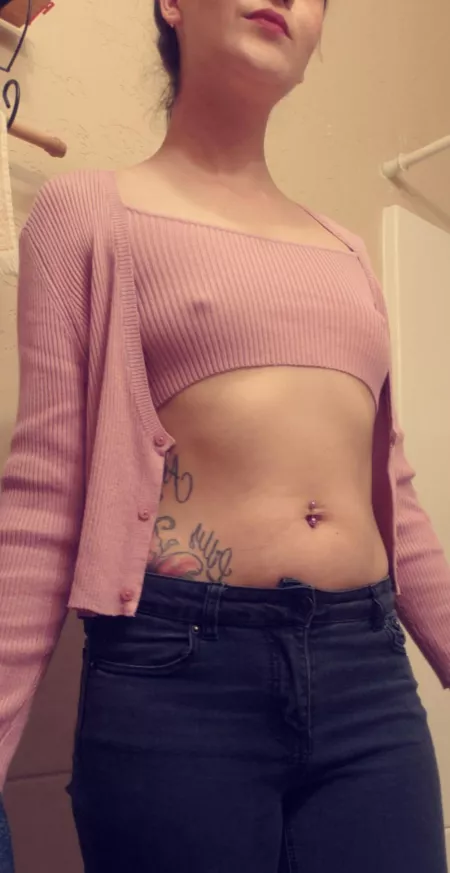 Loved the new top what 😊 what about you? (F)