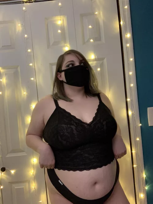 Loving my new stretch marks 😜😜