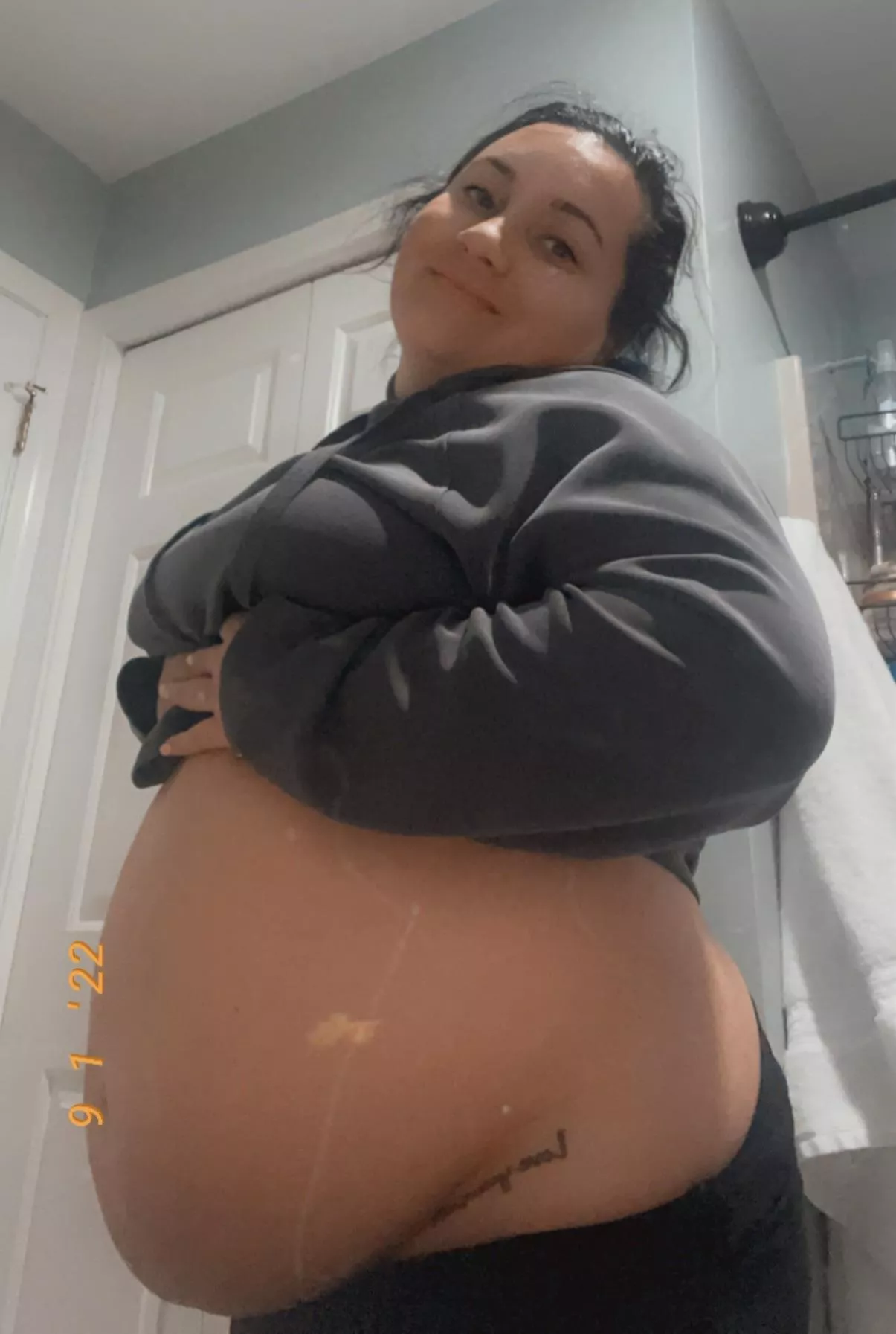 Low quality pic, high quality vacation gains 🥵 I can’t believe how much bigger I got in only 6 days!