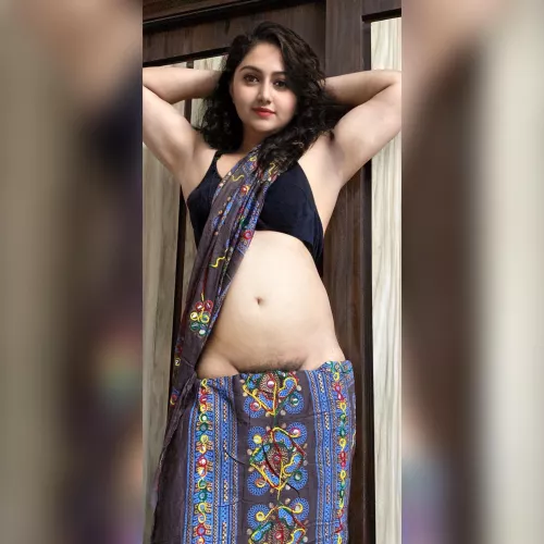 My Nipples Are Open If You Want To Give Me A Hand 👅 F. Low waist saree 💋 ...