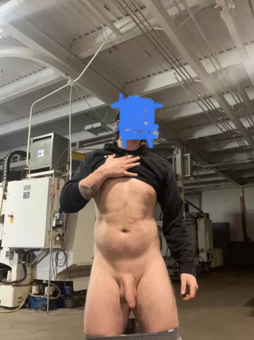 M 27 naked at work ππ