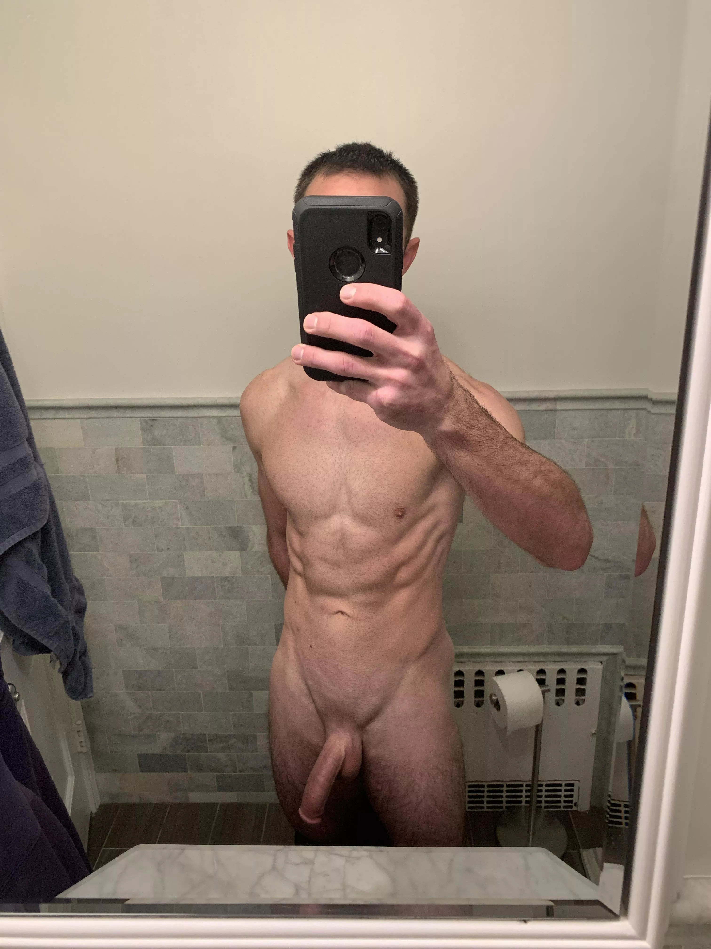 M 34 early workout complete. Join me in the shower?